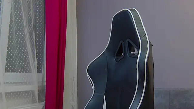 Snapshot of Eva_Lovvia_ chatting on February 10, 2025, 10:19 pm Eva Lovvia online show from February 10, 2025, 10:19 pm