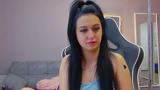 Snapshot of Eva_Lovvia_ chatting on February 5, 2025, 9:40 pm Eva Lovvia online show from February 5, 2025, 9:40 pm