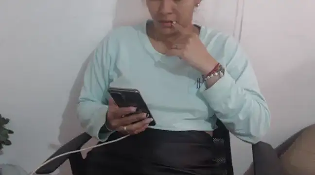 Snapshot of squirt-secret chatting on February 25, 2025, 2:37 pm squirt-secret online show from February 25, 2025, 2:37 pm