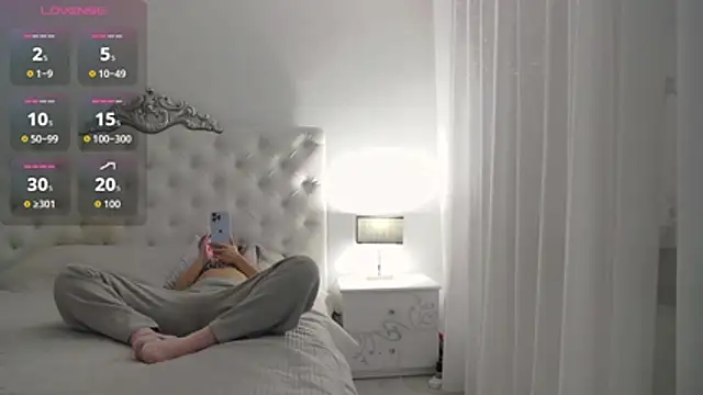 AlysiaBright online show from February 26, 2026, 5:02 pm