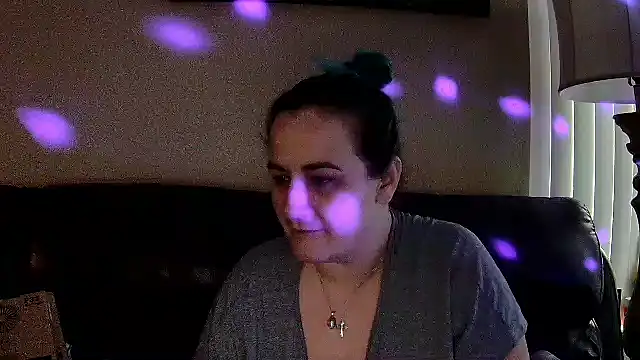 StonerPrincessGenie online show from February 4, 2025, 3:47 pm