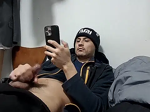 PerroDemonioHot online show from February 7, 2026, 10:40 pm