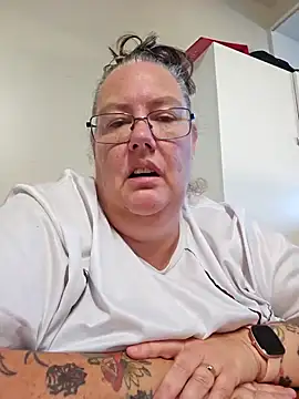 k1w1bbw online show from February 8, 2025, 6:33 am