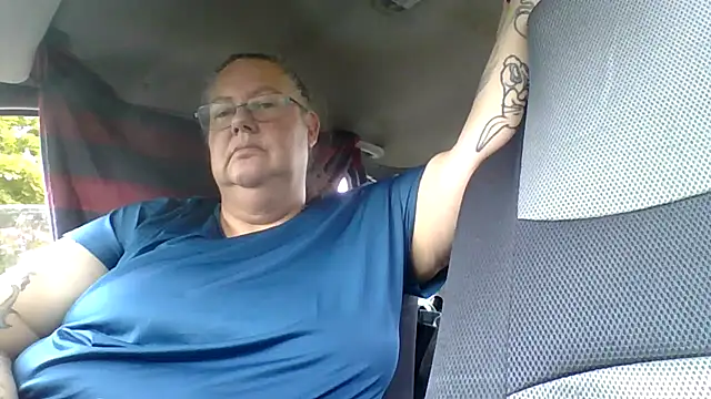 k1w1bbw online show from February 11, 2025, 1:20 am