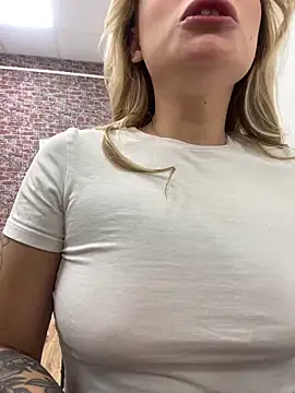 LanaSparks online show from October 15, 2025, 4:55 am