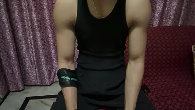 Snapshot of hot_hunk_boy chatting on March 1, 2026, 10:04 am hot hunk boy online show from March 1, 2026, 10:04 am