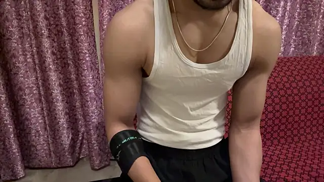 Snapshot of hot_hunk_boy chatting on February 10, 2026, 9:52 am hot hunk boy online show from February 10, 2026, 9:52 am