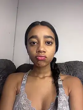 Zoe Sweett18 online show from February 25, 2026, 12:38 pm