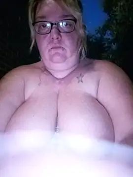 diosacurvy1984 online show from June 1, 2026, 8:19 pm