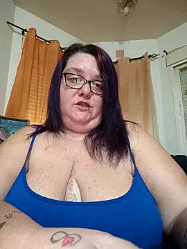 diosacurvy1984 online show from February 22, 2026, 9:44 am