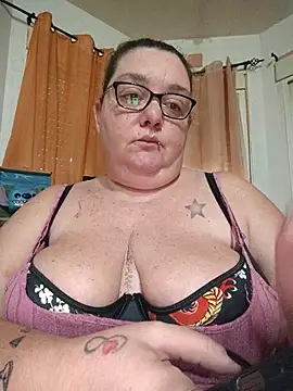 diosacurvy1984 online show from January 11, 2026, 9:05 am