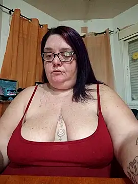 diosacurvy1984 online show from February 24, 2026, 7:20 am