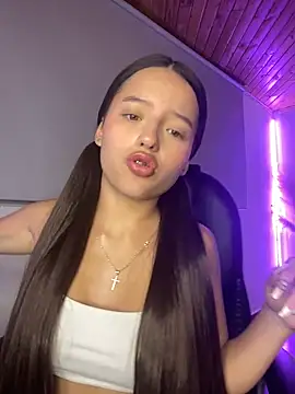 Sofia18 pinkk online show from April 5, 2026, 2:07 am