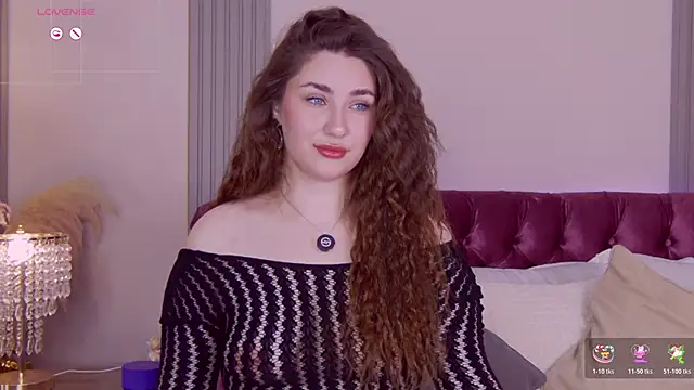 KiraBarlows online show from June 1, 2026, 5:40 am