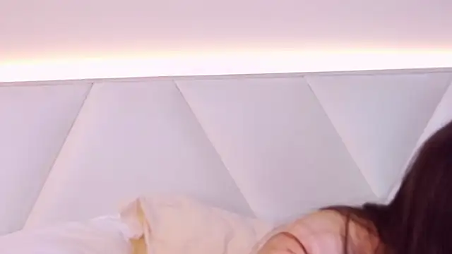 Snapshot of KiraBarlows chatting on March 1, 2025, 4:37 am KiraBarlows online show from March 1, 2025, 4:37 am