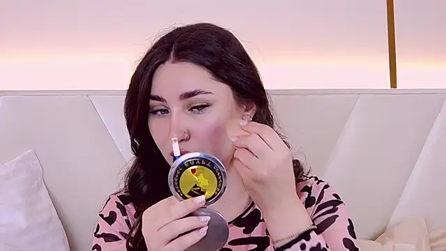 Snapshot of KiraBarlows chatting on February 27, 2025, 7:37 pm KiraBarlows online show from February 27, 2025, 7:37 pm