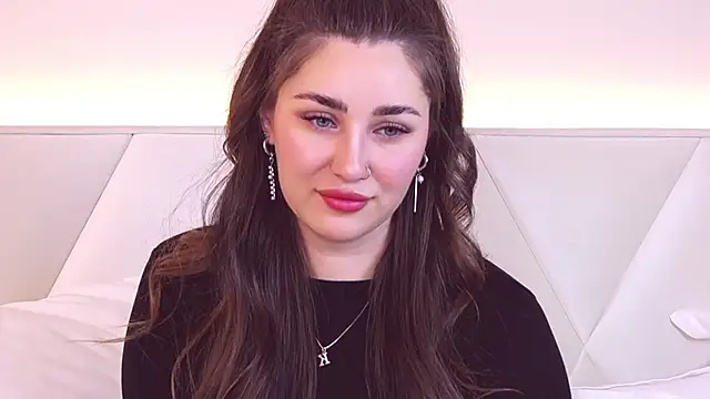 Snapshot of KiraBarlows chatting on March 21, 2025, 10:06 pm KiraBarlows online show from March 21, 2025, 10:06 pm