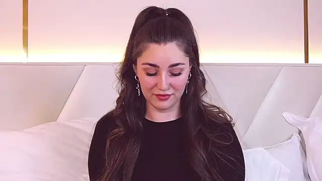 Snapshot of KiraBarlows chatting on March 21, 2025, 7:02 pm KiraBarlows online show from March 21, 2025, 7:02 pm