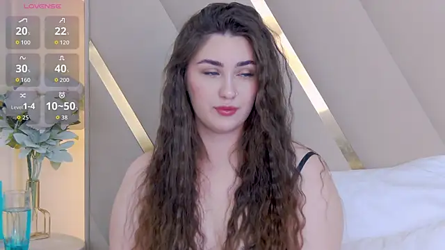 Snapshot of KiraBarlows chatting on October 8, 2025, 8:42 pm KiraBarlows online show from October 8, 2025, 8:42 pm