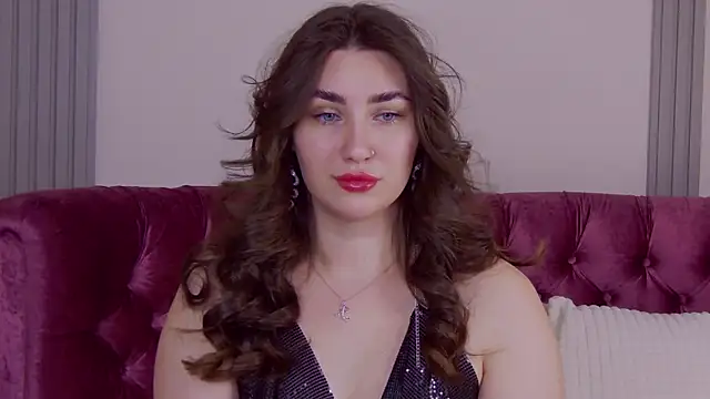 Snapshot of KiraBarlows chatting on November 12, 2025, 8:45 pm KiraBarlows online show from November 12, 2025, 8:45 pm