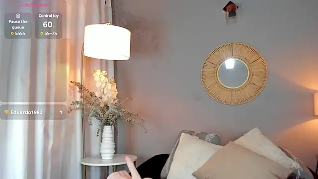 viviannehill hot online show from February 25, 2025, 9:58 pm