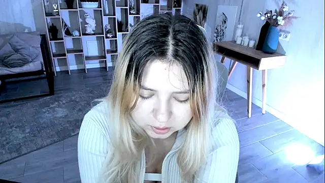 DiaAngell online show from November 7, 2025, 6:12 pm