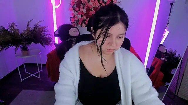 DiaAngell online show from June 10, 2026, 5:03 pm