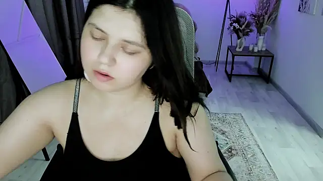 DiaAngell online show from July 29, 2026, 8:30 pm
