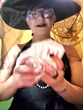 ilonna2025 online show from October 31, 2025, 10:16 pm