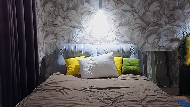 SusannJohnson online show from October 30, 2025, 12:20 am