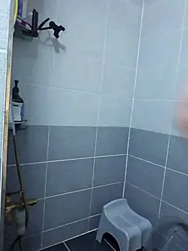 lunahong28 online show from February 11, 2025, 7:12 am