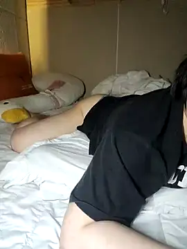 lunahong28 online show from October 4, 2025, 8:16 am