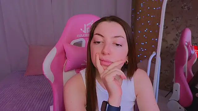 Ann moon   online show from March 6, 2025, 4:38 pm