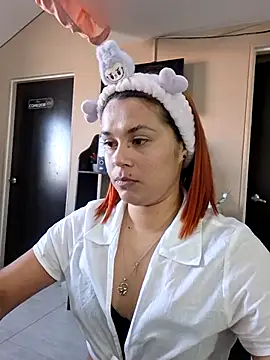 Snapshot of Sophie_new25 chatting on February 26, 2026, 1:11 pm Sophie new25 online show from February 26, 2026, 1:11 pm