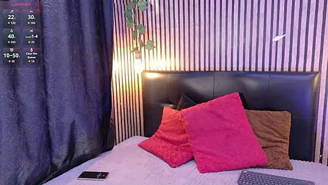 Sophie new25 online show from October 18, 2025, 12:18 pm