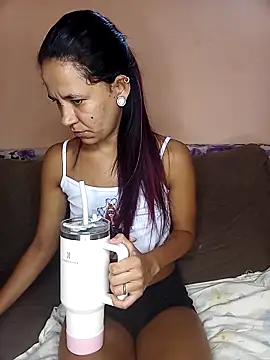 Snapshot of Alyne69PB chatting on October 24, 2025, 11:42 am Alyne69PB online show from October 24, 2025, 11:42 am