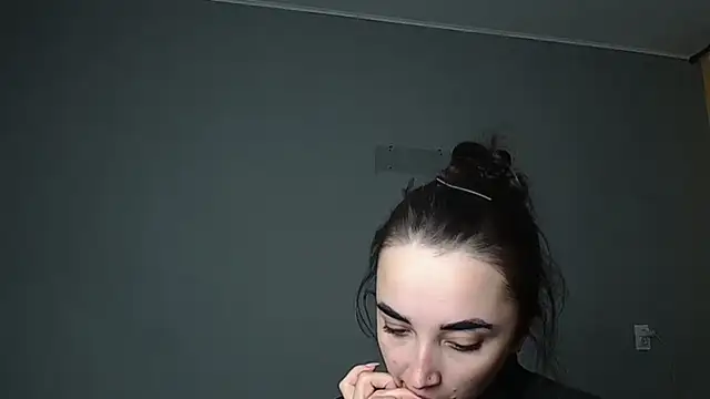 Eva Gloryy online show from March 23, 2026, 9:58 pm