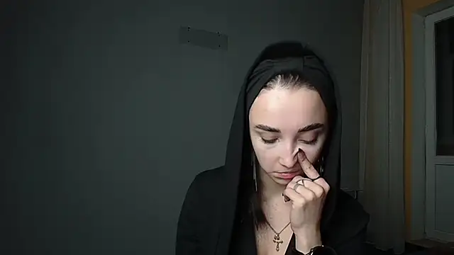 Eva Gloryy online show from February 13, 2025, 11:47 pm