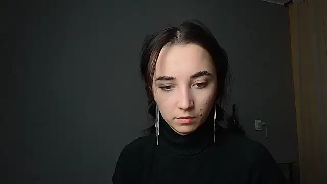 Eva Gloryy online show from February 17, 2025, 8:27 pm
