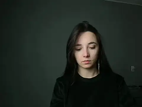 Eva Gloryy online show from March 3, 2025, 7:28 pm