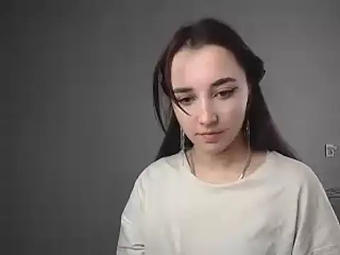 Eva Gloryy online show from March 4, 2025, 1:06 pm
