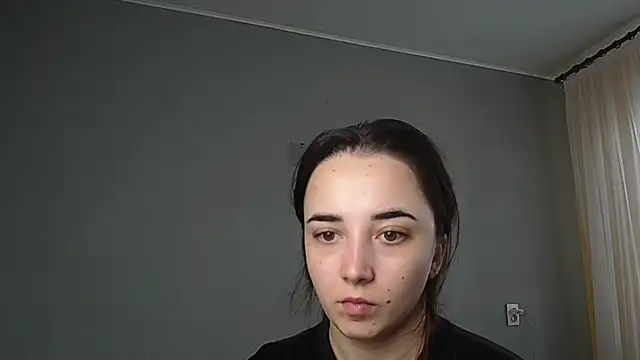 Eva Gloryy online show from April 15, 2026, 9:37 am