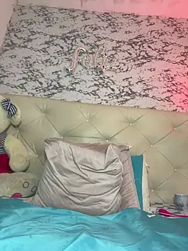 Lili  taylor online show from April 1, 2026, 12:13 am