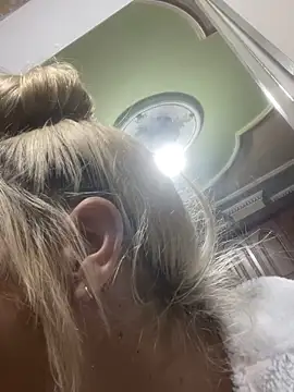 viktoria davis  online show from January 14, 2026, 11:08 pm