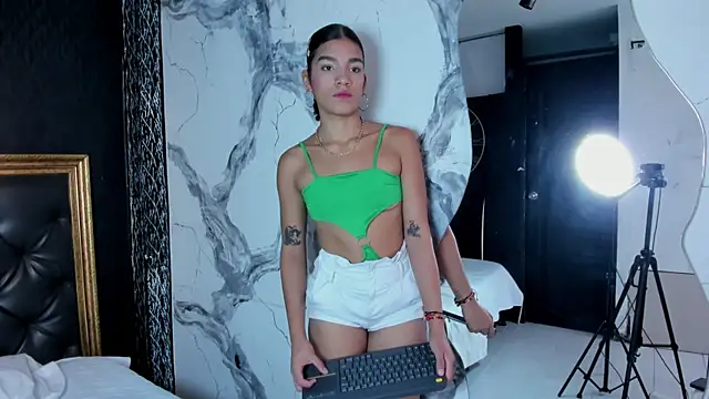 DalayMoore online show from October 27, 2025, 4:52 pm