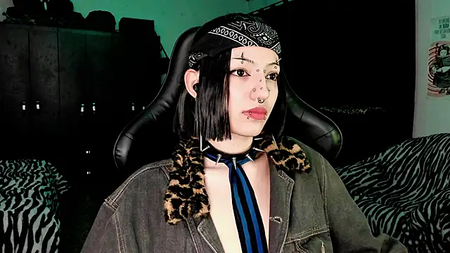 roxy toxic online show from December 19, 2025, 2:04 am