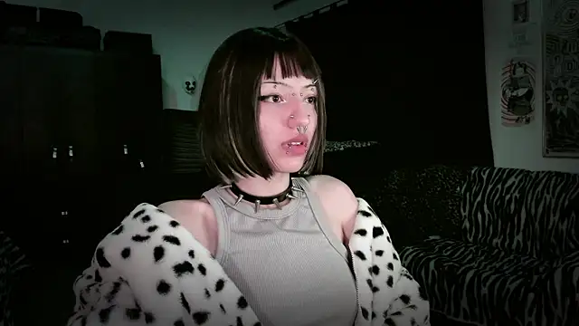 Snapshot of roxy_toxic chatting on May 15, 2026, 11:14 pm roxy toxic online show from May 15, 2026, 11:14 pm