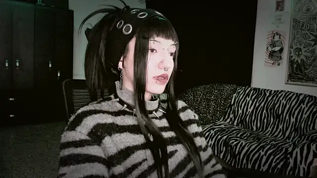 roxy toxic online show from April 3, 2026, 1:01 am