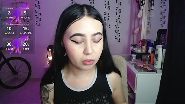 Snapshot of _codeline chatting on February 17, 2026, 5:05 am codeline online show from February 17, 2026, 5:05 am