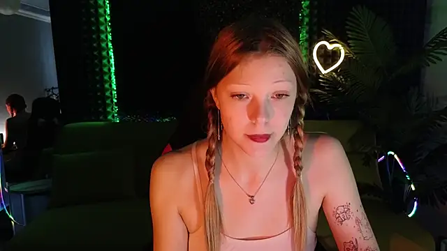 MiaWhisper online show from February 11, 2025, 8:15 am